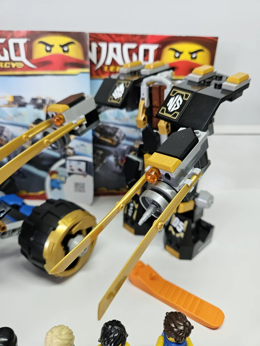 LEGO Ninjago Thunder Raider 71699 100% Complete Set with Manual Minifigures